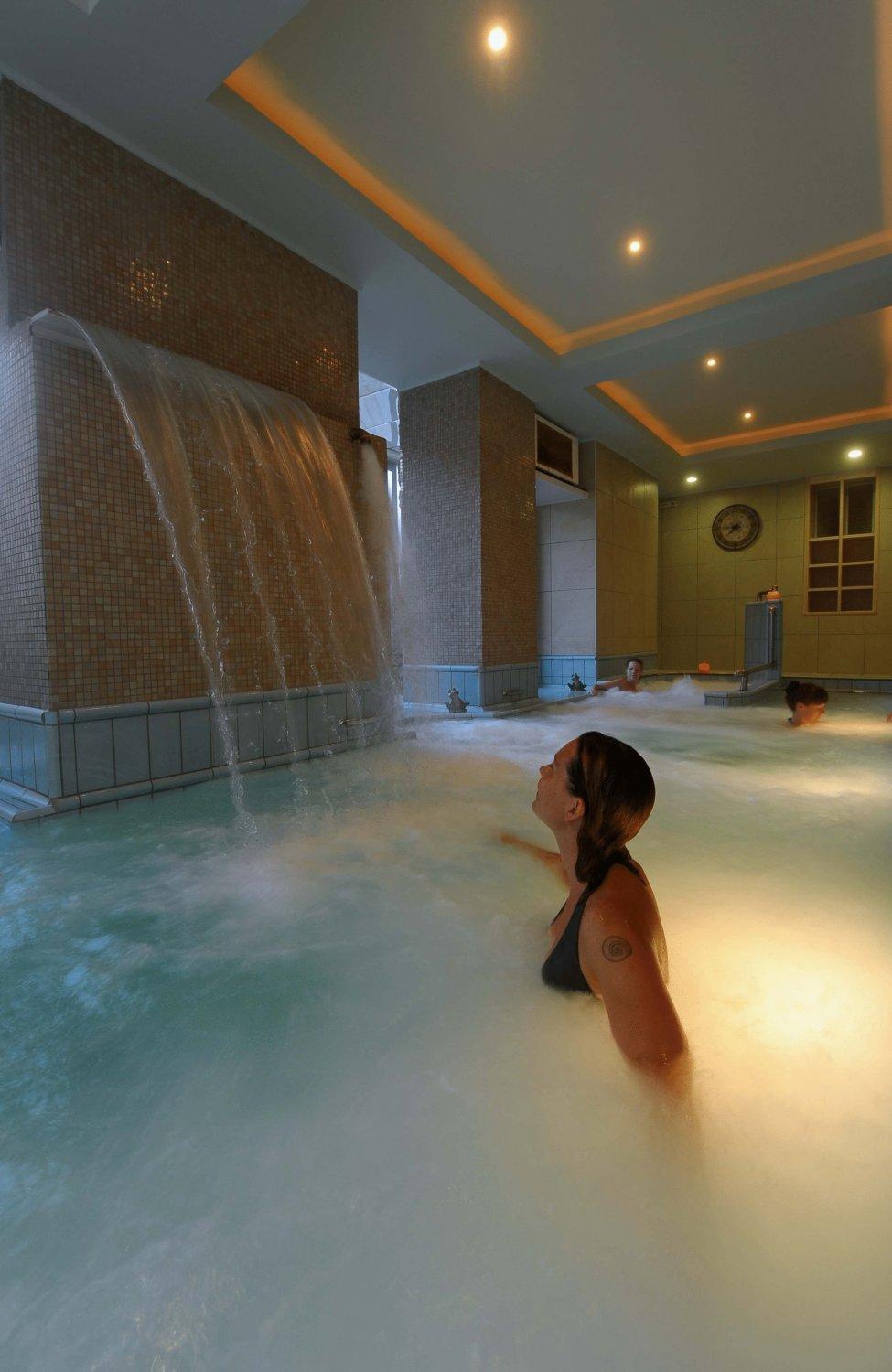Kentrikon Hotel & Spa Loutra Edipsou  Exteriér fotografie